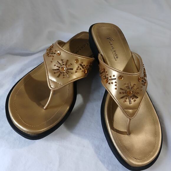 Wear Ever Bare Traps Bongo size 8M gold thong sandals bead and sequin accents - Picture 1 of 16